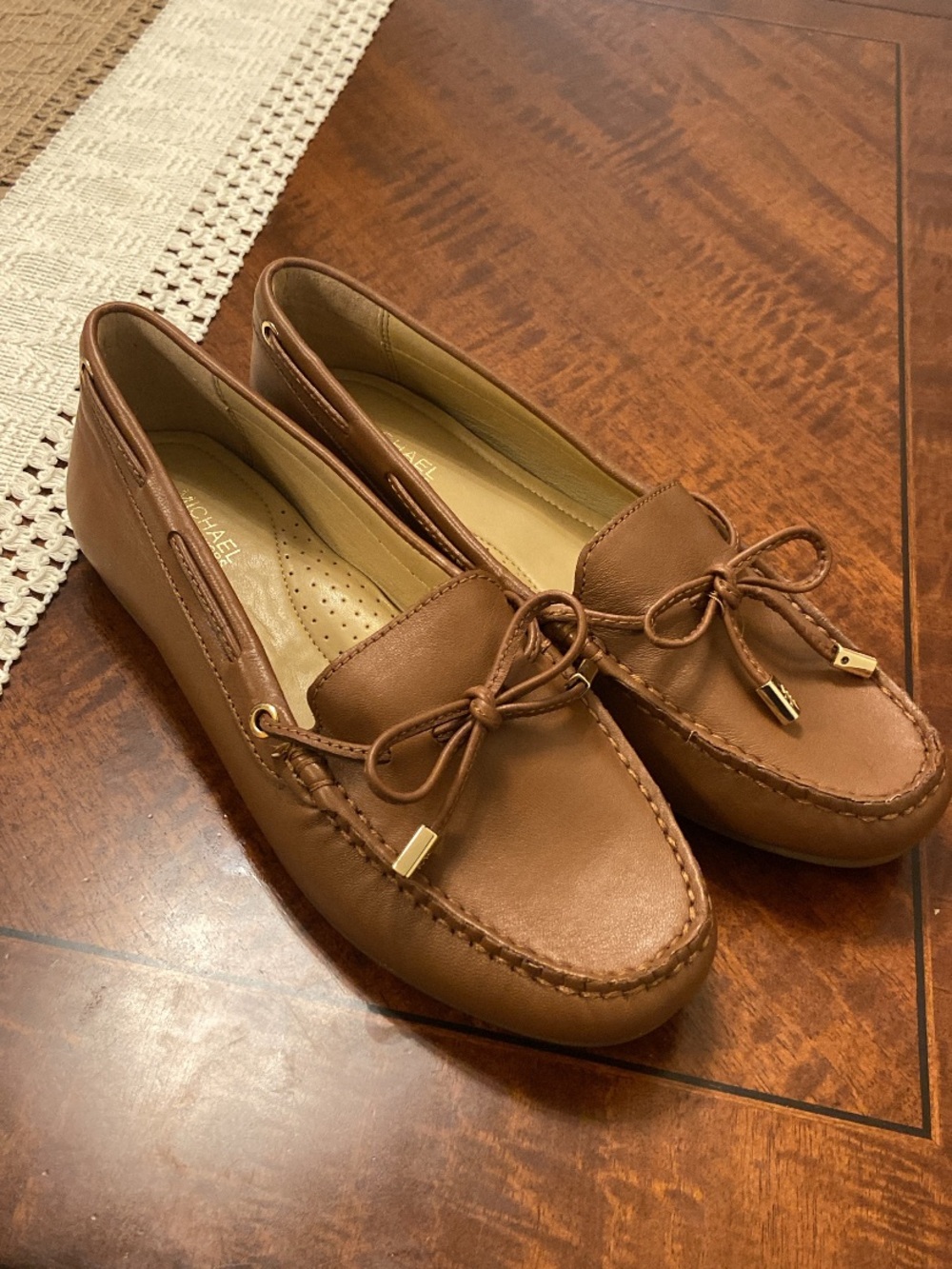 Michael Kors Women's Tan Leather Moccasin Loafers size 6